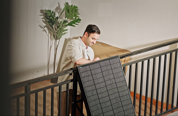Video: So einfach gelingt der Aufbau des leichten Sunshare Ray Solarmoduls mit nur 7,5 kg Gewicht